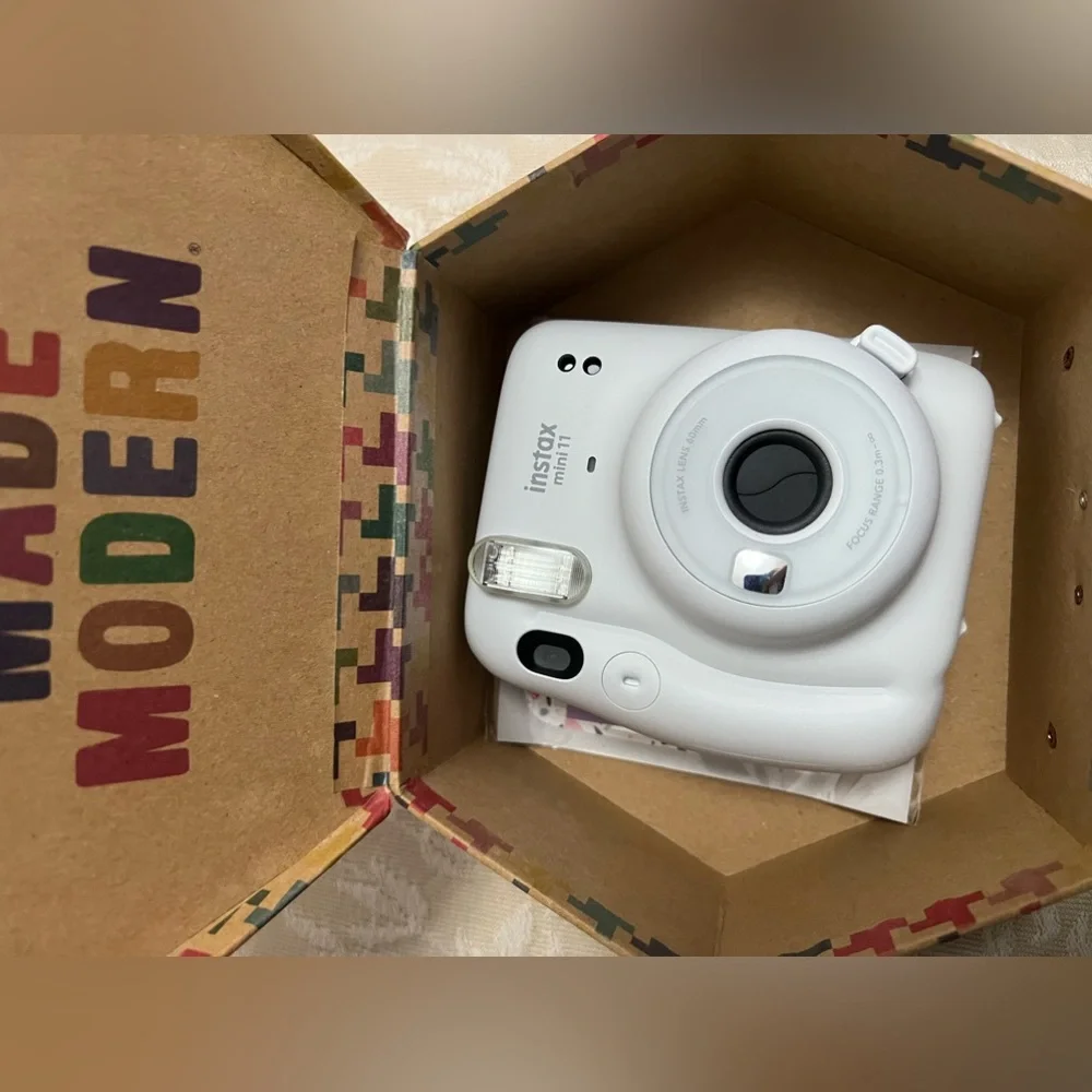 Fujifilm Instax Mini 11 Instant Camera